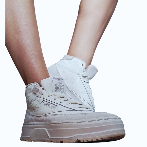 White Reebok CLUB C GEO MID Sneakers Sz. 7.5 - Picture 1 of 8